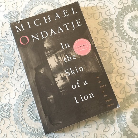 'In the Skin of a Lion' Softcover By Michael Ondaatje - Picture 1 of 8